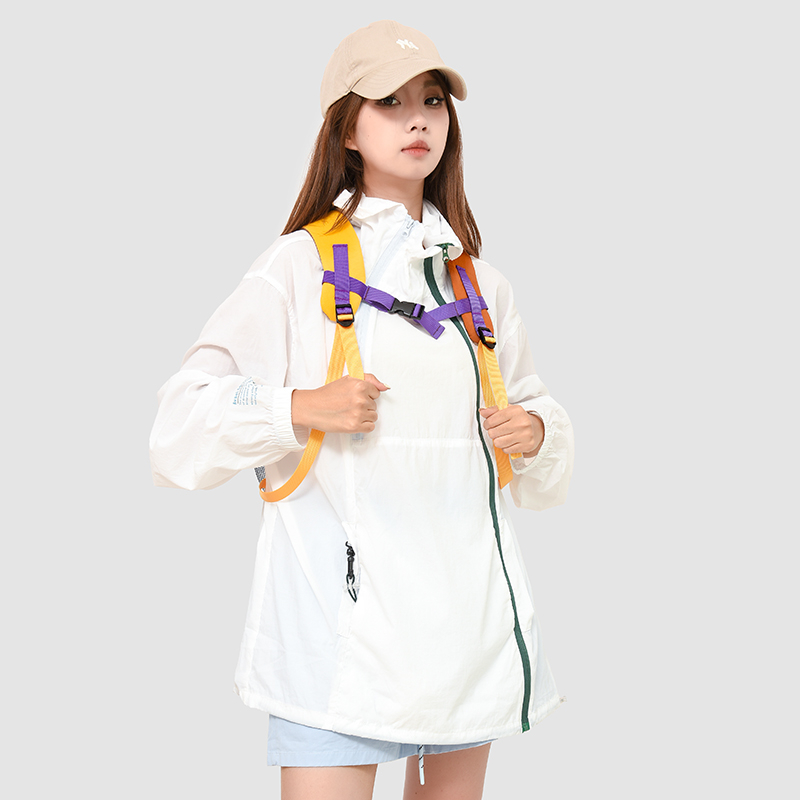 女性用軽量トラベルバックパック 20L 防水ハイキングデイパ - Hiking Backpack Waterproof のレビューと価格
